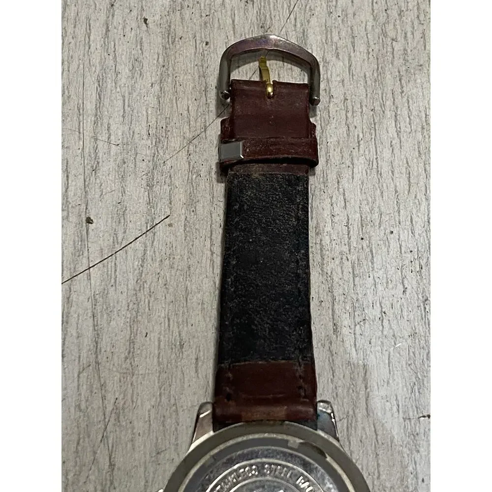 Vintage Nike Air 1238 Gold Tone Faced Watch Leather Band Needs Battery - Picture 8 of 8